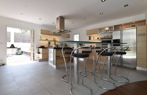 La Gaude Villa | Californiènne 240 m² - Swimming pool - Rooftop + Jacuzzi - Independent apartment
