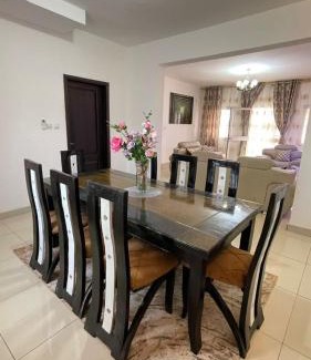 Tignere House | California Guest House