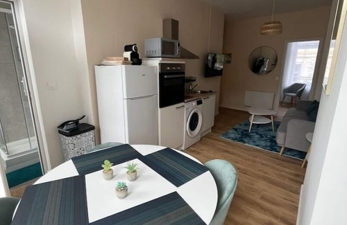 Valenciennes Apartment | California suite