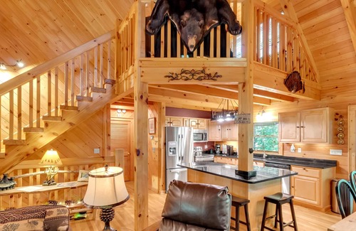 Maggie Valley Cabin | Call of the Wild/2 Side-By-Side Cabins/Sleeps 25/Hot Tubs/Fire Pits/Pool Table
