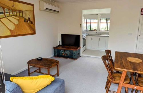 Eden Cottage | Calle Calle Bay Cottage. Self contained, close to everything.