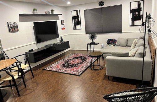 Imperial Point Apartment | Calling all snowbirds! One bedroom with pool and close to the beach.