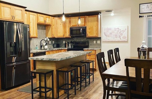Bemidji House | Calling Outdoor Adventurers! Resting on Grace Lake House with Home Theater!