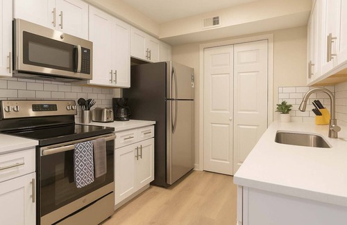 North Arlington Apartment | Calm 1BR King Retreat | Poolside Bliss w/Gym & Parking