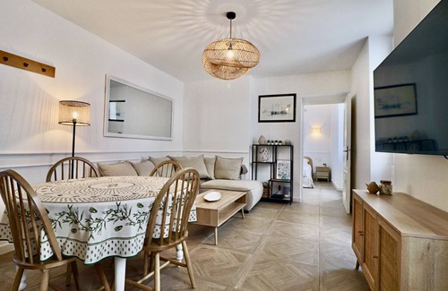 Antibes Old Town Apartment | Calm and Elegance in Old Antibes