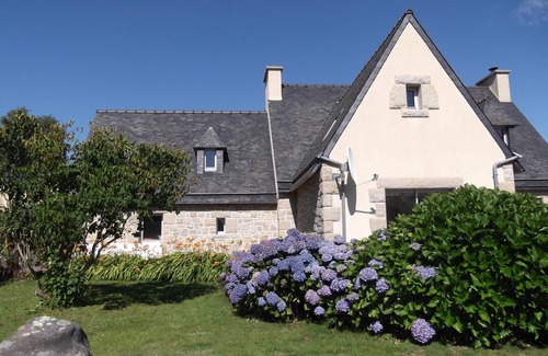 Trebeurden Apartment | Calm and tranquility in this apartment located 900m from the beaches