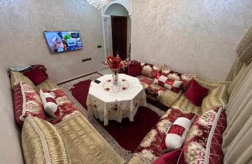 Dcheira El Jihadia Apartment | Calm Family Apt, 15m to Beach