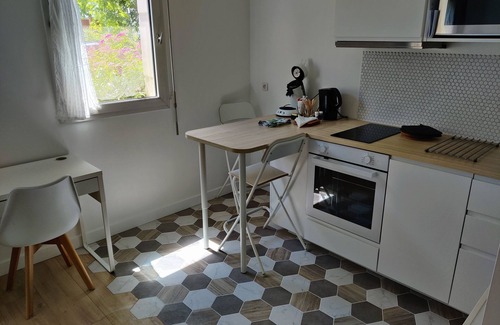Bagneux Apartment | Calm, quiet, 4 min RER B (15 min Notre Dame)