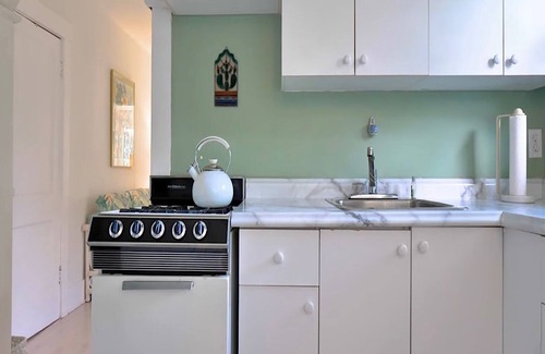 Crystal Beach Cottage | Calm & Relaxing cottage near the beach