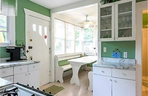 Crystal Beach Cottage | Calm & Relaxing cottage near the beach