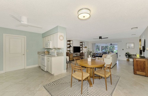 Englewood South House | Calm Seas | Saltwater Private Pool-Canal Waterfront-Dog Friendly