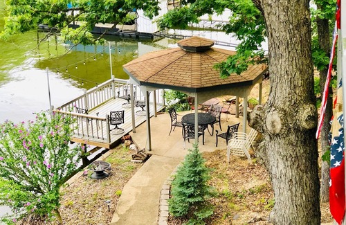Rocky Mount House | “Calm Water Cove” A Fun Family Lake Front Retreat