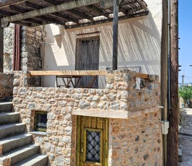 Avgonima Apartment | Calm Wood & Stone Home with View, Chios