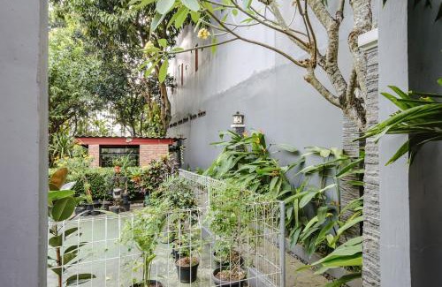 Pondok Aren Hotel | Calma Coliving at Bintaro, Tangerang Selatan