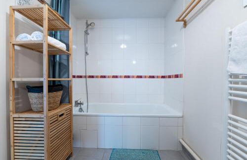 Quartier Villeneuve - Village-Olympique Apartment | Calme et verdure: vue montagne - terrasse - wifi