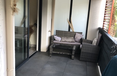Riou - Petit Juas - Av de Grasse Apartment | Calme terrasse près de l’hopital