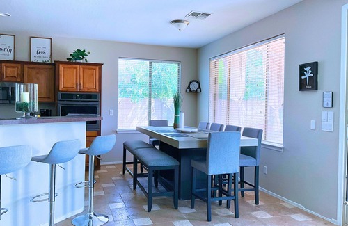 Maricopa House | Calming 5 Bed, 3 Bath, in Good Location