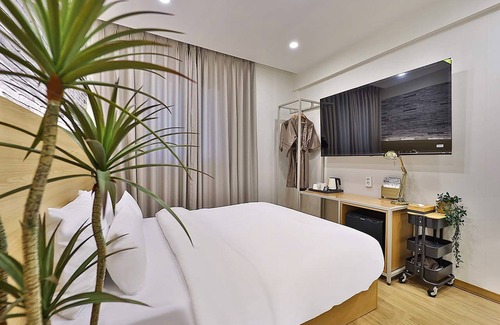 Geoje Hotel | Calmrest Hotel