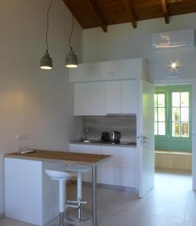 Agios Nikitas Apartment | Caltabania Suites
