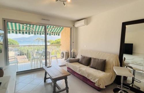Calvi Apartment | Calvi: Appartement 2P 4 Pers, Clim, Terrasse, Parking, Proche Plage - FR-1-63-336