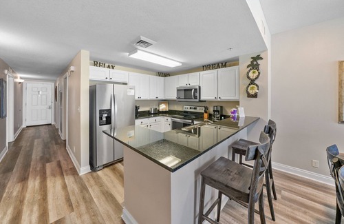 Panama City Beach Condo | Calypso 108. Gulf front with free V.I.P. Parking and Beach service. The Best!
