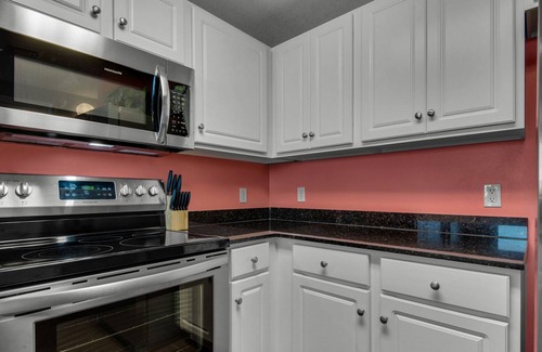 Panama City Beach Condo | Calypso 2004W BEACH SIDE - Beach Chairs, Free Activities Each Day, and More