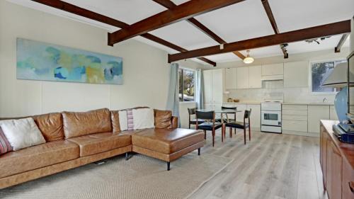 Hawks Nest House | Calypso Cottage