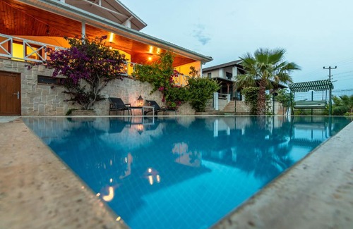 Koycegiz Hotel | Calypso Lakeview Villas