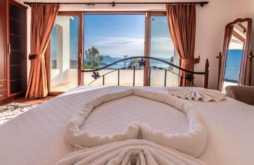 Koycegiz Hotel | Calypso Lakeview Villas