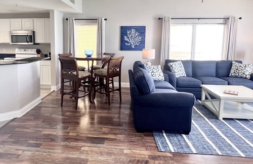 Panama City Beach Condo | Calypso Resort 2BR 2BA Corner Unit w/Wrap Around Balcony, Free Beach Chair Set