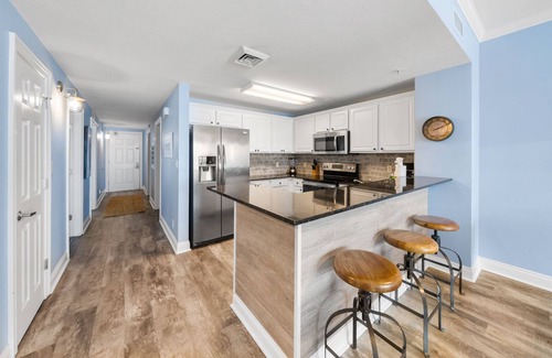 Panama City Beach Condo | Calypso Resort & Towers SUMMER HOUSE, 5th floor. Available for JazzFest!