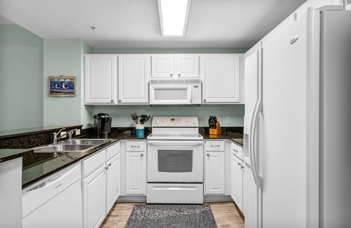 Panama City Beach Condo | Calypso TW 1 - 1104 Oceanfront/Sleeps 7/High Clean Standards/Wifi