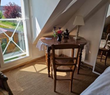 Granville Bed & Breakfast | Camélia rouge