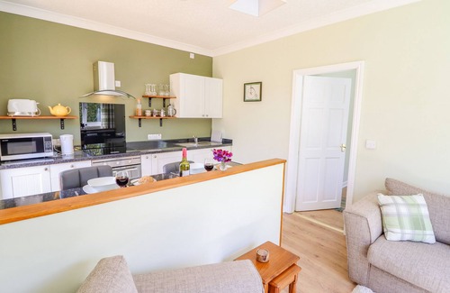 Llangollen Cottage | CAM O'R FECHAN ANNEXE, romantic, with a garden in Llangollen