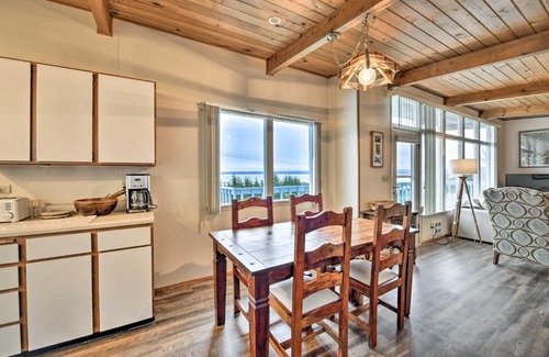 Camano Island House | Camano Island Home with Views and Private Beach Access