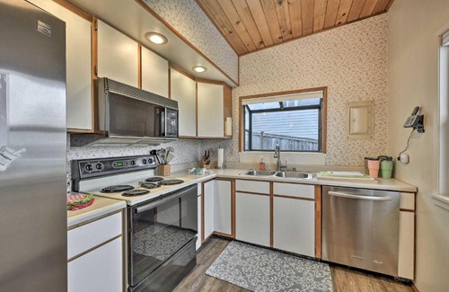 Camano Island House | Camano Island Home with Views and Private Beach Access