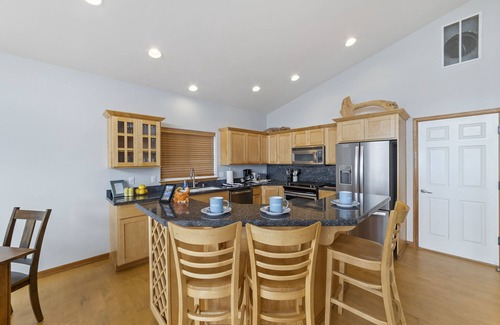 Camano Island House | Camano - Sunset/Orcas/WaterView/PingPong/Grill/Movies/Games/Spacious/Retreat/Fun