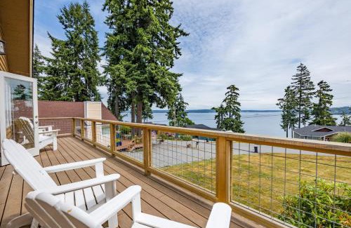 Greenbank House | Camano Vista Paradise by AvantStay Private Beach