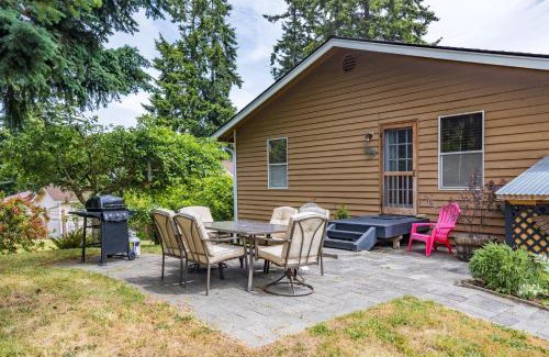 Greenbank House | Camano Vista Paradise by AvantStay Private Beach