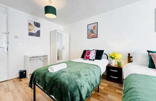 Coldharbour Apartment | Camberwell Manor