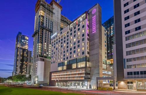 Rainey Street Historic District Hotel | Cambria Hotel Austin Downtown