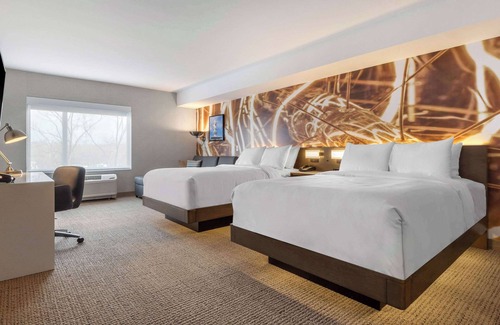 West Orange Hotel | Cambria Hotel West Orange
