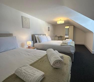 Mill Road House | Cambridge Central Rooms - Tas Accommodations