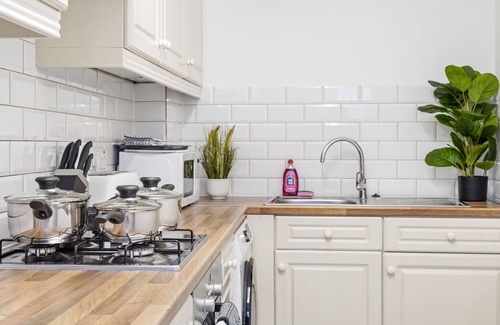 Camden Town House | Camden Cottage, Charming 2-Bedroom House in Camden Town