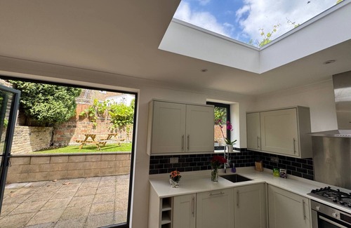 Cantelowes Apartment | Camden Garden Level luxury apartment