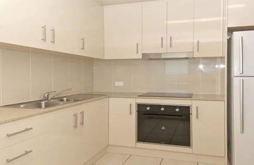 Mermaid Beach Apartment | Camden House - Hedges Avenue Ocean View