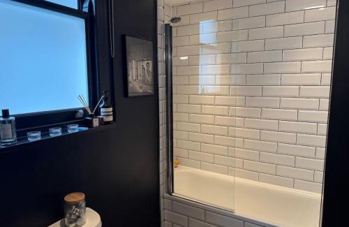 St. Pancras and Somers Town Apartment | Camden Victorian garden flat