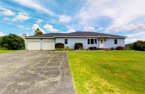 South Burlington House | Camel's Hump Hideaway