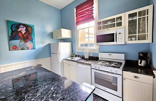 Faubourg Delassize Apartment | Camelback Guest House
