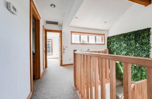 Tannersville Ski Chalet | Camelback Mtn Cabin w views near slopes